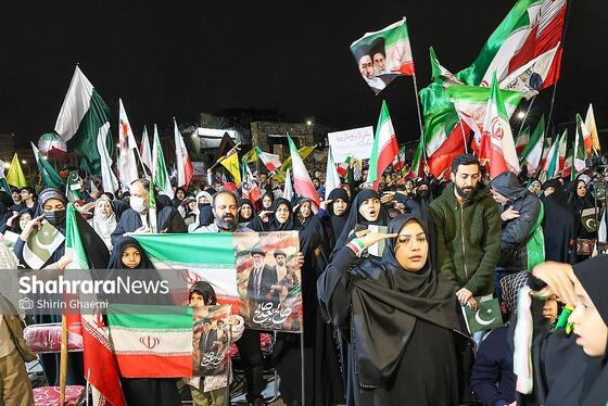 گزارش تصویری | چهل و هفتمین شب حضور حماسی مردم در خیابان | همبستگی پاکستانی های مقیم مشهد با ملت ایران