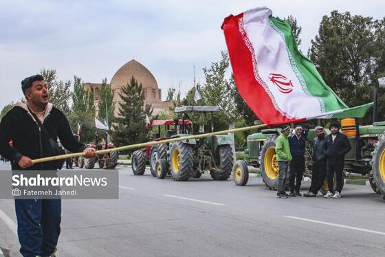 گزارش تصویری | رژه خودرویی کشاورزان منطقه توس مشهد در حمایت از نیرو‌های مسلح