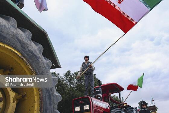 گزارش تصویری | رژه خودرویی کشاورزان منطقه توس مشهد در حمایت از نیرو‌های مسلح