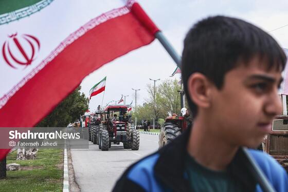 گزارش تصویری | رژه خودرویی کشاورزان منطقه توس مشهد در حمایت از نیرو‌های مسلح