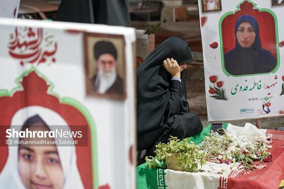 گزارش تصویری | گلزار شهدای میناب در آخرین جمعه ماه فروردین