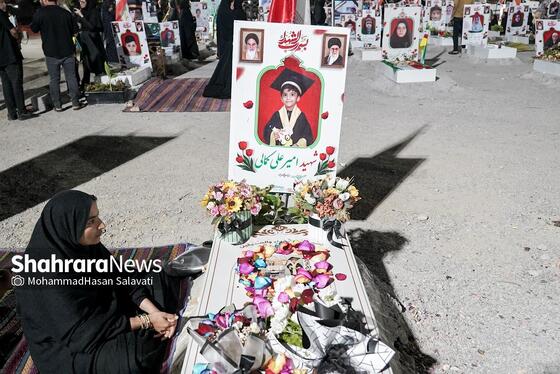 گزارش تصویری | گلزار شهدای میناب در آخرین جمعه ماه فروردین