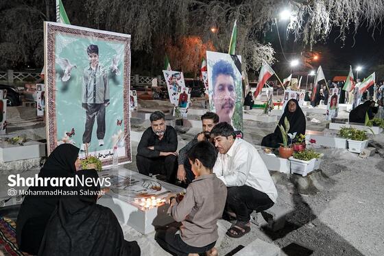 گزارش تصویری | گلزار شهدای میناب در آخرین جمعه ماه فروردین