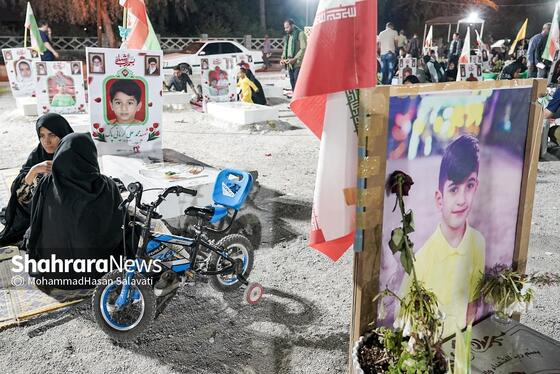 گزارش تصویری | گلزار شهدای میناب در آخرین جمعه ماه فروردین