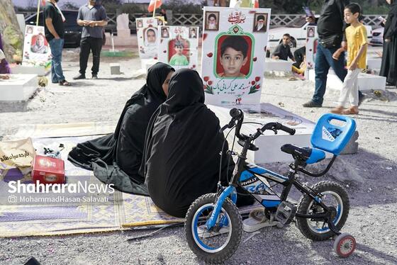 گزارش تصویری | گلزار شهدای میناب در آخرین جمعه ماه فروردین