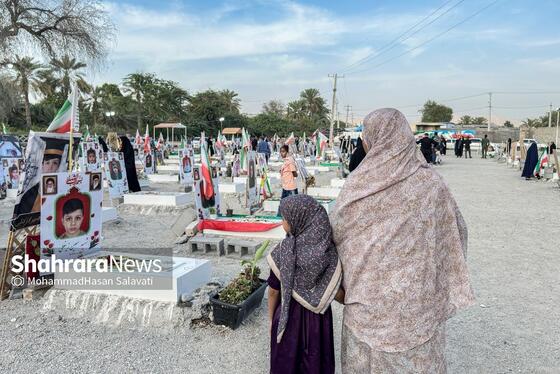 گزارش تصویری | گلزار شهدای میناب در آخرین جمعه ماه فروردین