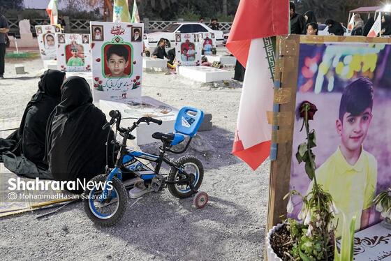 گزارش تصویری | گلزار شهدای میناب در آخرین جمعه ماه فروردین