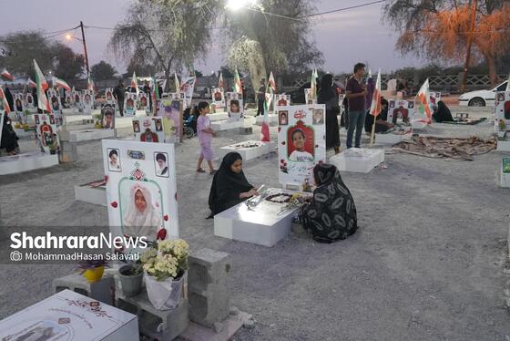 گزارش تصویری | گلزار شهدای میناب در آخرین جمعه ماه فروردین