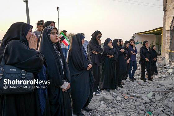 گزارش تصویری | حضور قهرمانان ملی و المپیک در میناب برای همدردی با خانواده دانش‌آموزان شهید