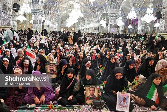 گزارش تصویری | گلباران حرم مطهر رضوی به مناسبت سالروز میلاد حضرت معصومه (س)