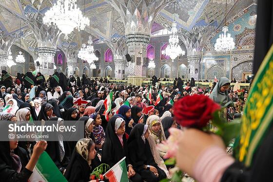 گزارش تصویری | گلباران حرم مطهر رضوی به مناسبت سالروز میلاد حضرت معصومه (س)