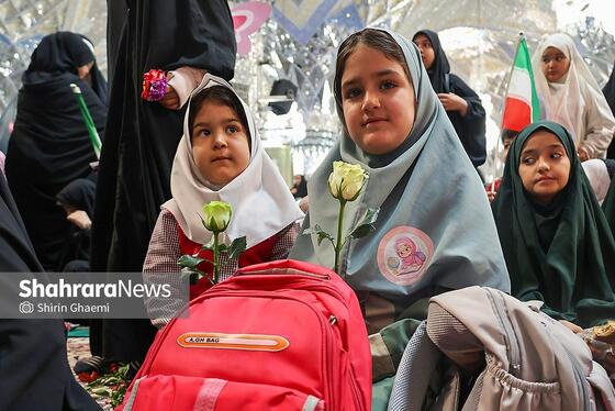 گزارش تصویری | گلباران حرم مطهر رضوی به مناسبت سالروز میلاد حضرت معصومه (س)