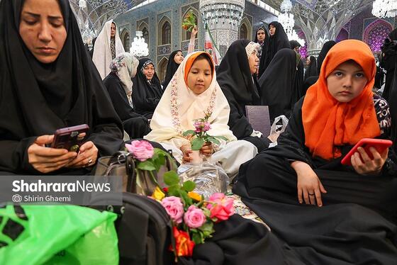 گزارش تصویری | گلباران حرم مطهر رضوی به مناسبت سالروز میلاد حضرت معصومه (س)