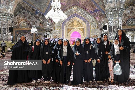 گزارش تصویری | گلباران حرم مطهر رضوی به مناسبت سالروز میلاد حضرت معصومه (س)
