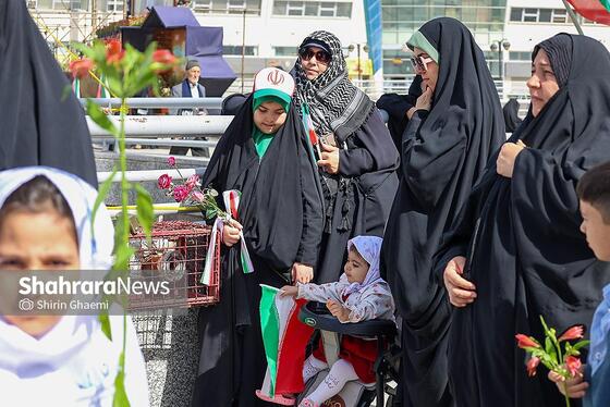 گزارش تصویری | گلباران حرم مطهر رضوی به مناسبت سالروز میلاد حضرت معصومه (س)