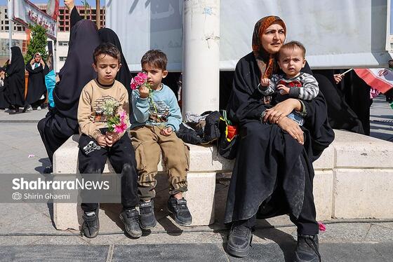 گزارش تصویری | گلباران حرم مطهر رضوی به مناسبت سالروز میلاد حضرت معصومه (س)