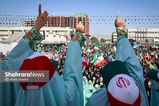 گزارش تصویری | گلباران حرم مطهر رضوی به مناسبت سالروز میلاد حضرت معصومه (س)