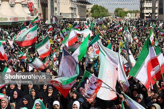 گزارش تصویری | گلباران حرم مطهر رضوی به مناسبت سالروز میلاد حضرت معصومه (س)