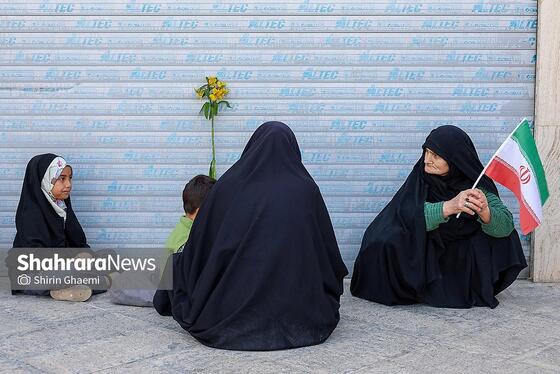 گزارش تصویری | گلباران حرم مطهر رضوی به مناسبت سالروز میلاد حضرت معصومه (س)