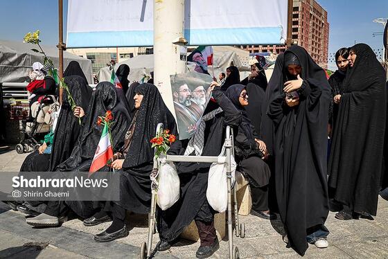 گزارش تصویری | گلباران حرم مطهر رضوی به مناسبت سالروز میلاد حضرت معصومه (س)