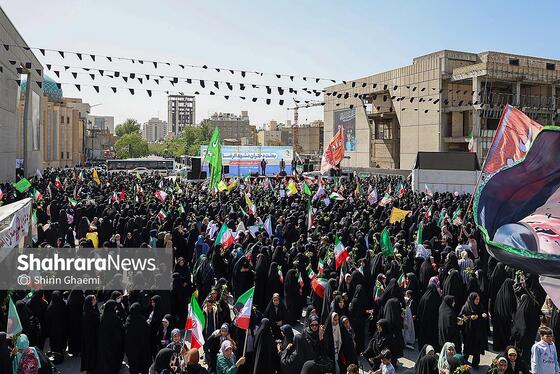 گزارش تصویری | گلباران حرم مطهر رضوی به مناسبت سالروز میلاد حضرت معصومه (س)