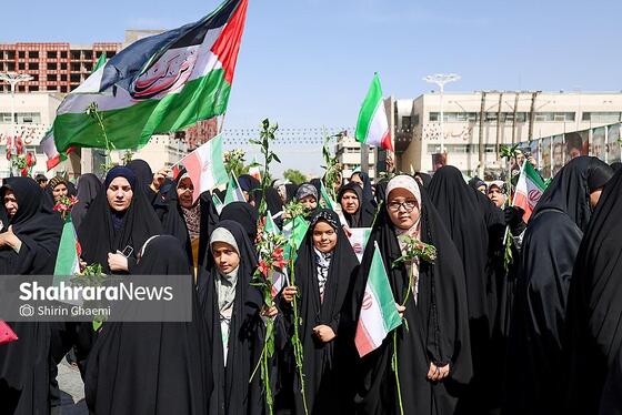 گزارش تصویری | گلباران حرم مطهر رضوی به مناسبت سالروز میلاد حضرت معصومه (س)