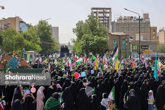 گزارش تصویری | گلباران حرم مطهر رضوی به مناسبت سالروز میلاد حضرت معصومه (س)