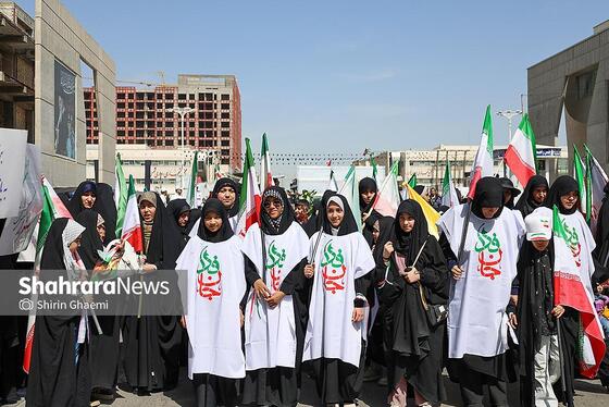 گزارش تصویری | گلباران حرم مطهر رضوی به مناسبت سالروز میلاد حضرت معصومه (س)