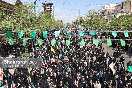 گزارش تصویری | گلباران حرم مطهر رضوی به مناسبت سالروز میلاد حضرت معصومه (س)