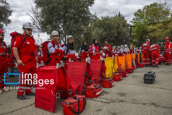 گزارش تصویری | مانور امدادگران جمعیت هلال احمر