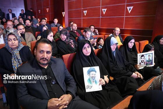 گزارش تصویری | گردهمایی بزرگ اصحاب فرهنگ، هنر، رسانه و قرآن خراسان رضوی در مشهد