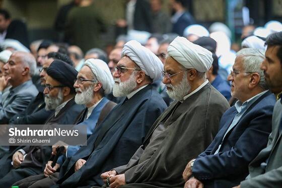 گزارش تصویری | مراسم رونمایی از نسخه چاپ‌شده قرآن کریم به خط رنّانی به همراه دست خط رهبر شهید انقلاب