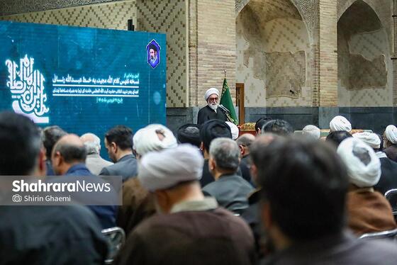 گزارش تصویری | مراسم رونمایی از نسخه چاپ‌شده قرآن کریم به خط رنّانی به همراه دست خط رهبر شهید انقلاب