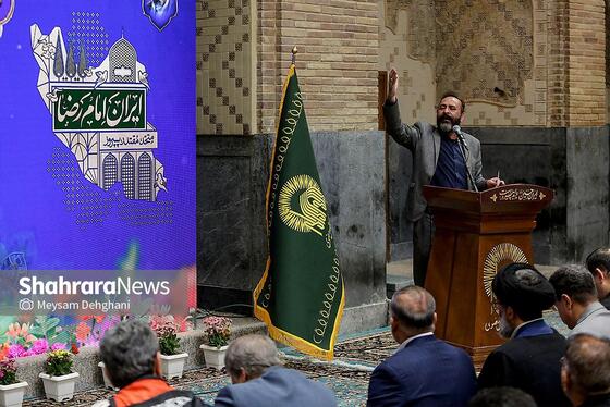 گزارش تصویری | آیین رسمی بدرقه دوندگان کاروان جاده ولایت در حرم مطهر رضوی