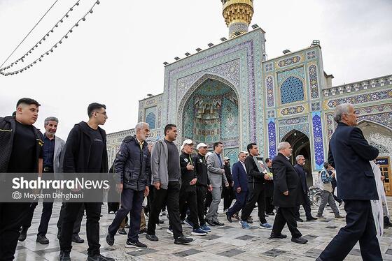 گزارش تصویری | آیین رسمی بدرقه دوندگان کاروان جاده ولایت در حرم مطهر رضوی