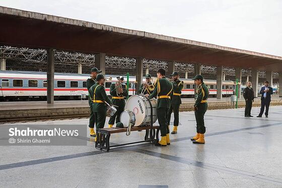 گزارش تصویری | ورود خانواده شهدای میناب به مشهدالرضا