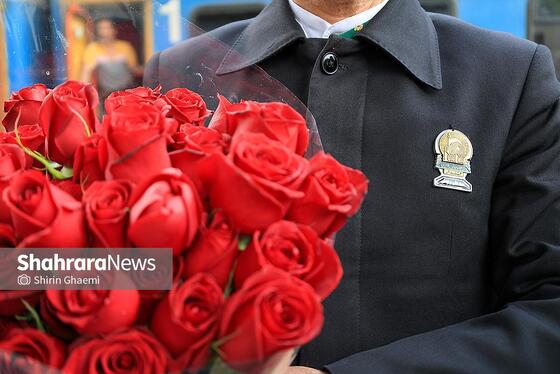 گزارش تصویری | ورود خانواده شهدای میناب به مشهدالرضا