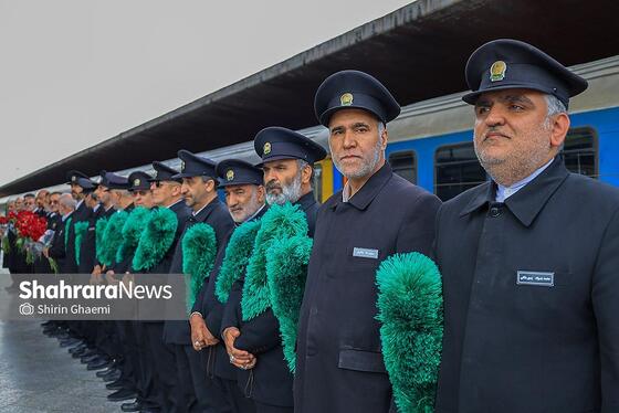 گزارش تصویری | ورود خانواده شهدای میناب به مشهدالرضا