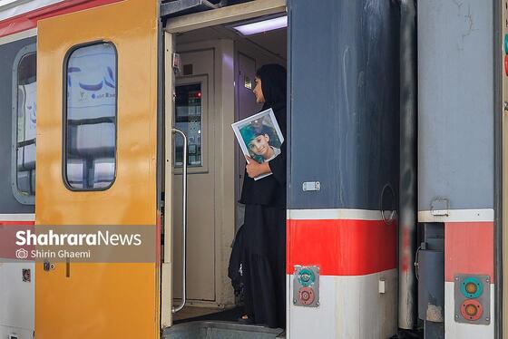 گزارش تصویری | ورود خانواده شهدای میناب به مشهدالرضا