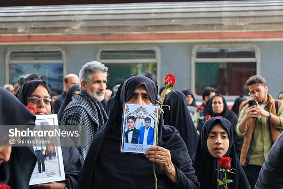 گزارش تصویری | ورود خانواده شهدای میناب به مشهدالرضا