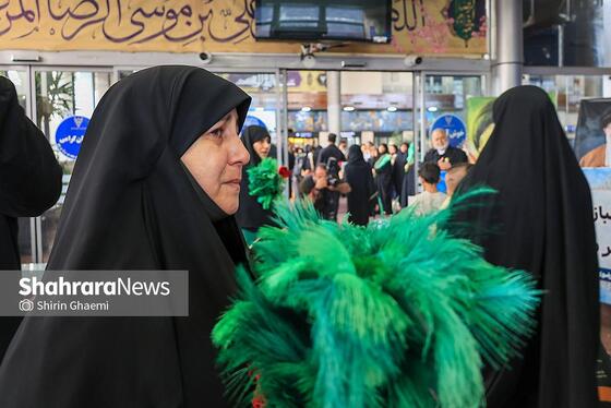 گزارش تصویری | ورود خانواده شهدای میناب به مشهدالرضا