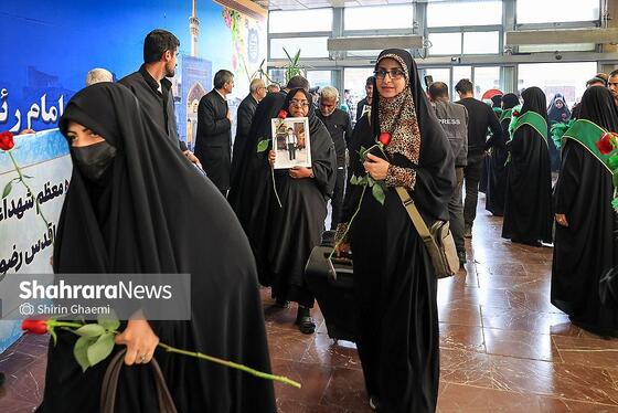 گزارش تصویری | ورود خانواده شهدای میناب به مشهدالرضا