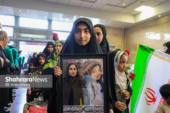 گزارش تصویری | ورود خانواده شهدای میناب به مشهدالرضا