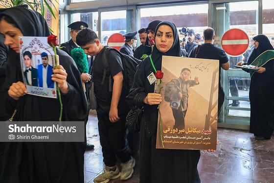گزارش تصویری | ورود خانواده شهدای میناب به مشهدالرضا