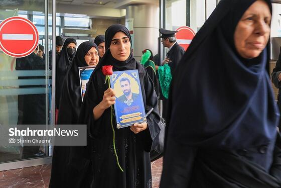 گزارش تصویری | ورود خانواده شهدای میناب به مشهدالرضا