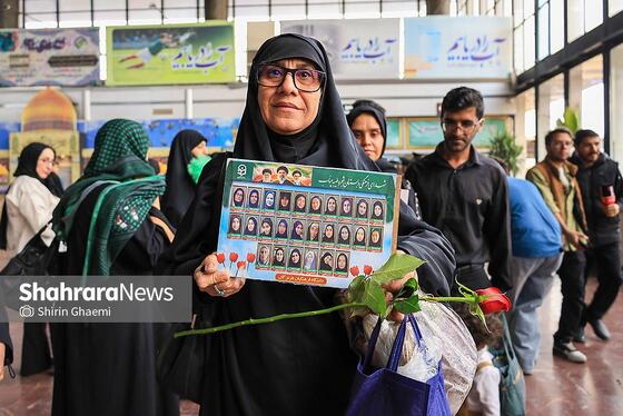 گزارش تصویری | ورود خانواده شهدای میناب به مشهدالرضا