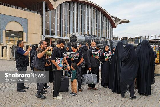 گزارش تصویری | ورود خانواده شهدای میناب به مشهدالرضا