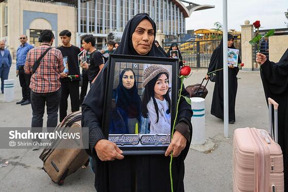 گزارش تصویری | ورود خانواده شهدای میناب به مشهدالرضا