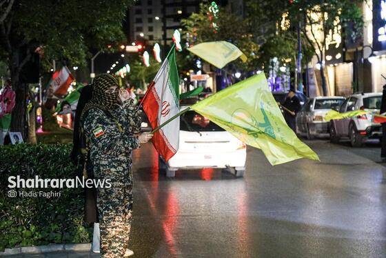گزارش تصویری | پنجاه‌ودومین موج از حضور حماسی شبانه مردم مشهد در خیابان‌ها
