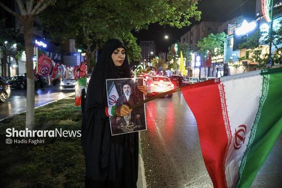 گزارش تصویری | پنجاه‌ودومین موج از حضور حماسی شبانه مردم مشهد در خیابان‌ها